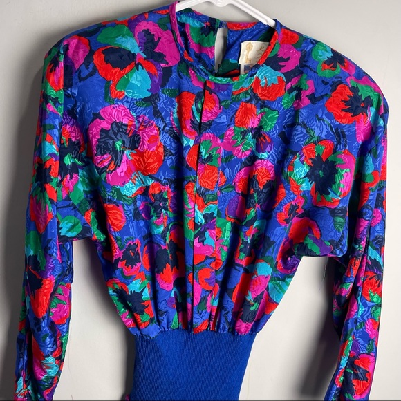 Vintage women’s bright floral long sleeve satin midi dress - Picture 4 of 5